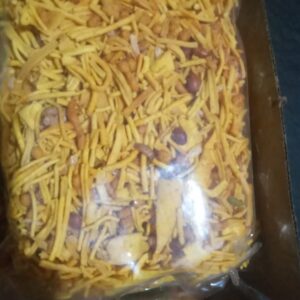 Priya Garlic Mixture (400 gms)